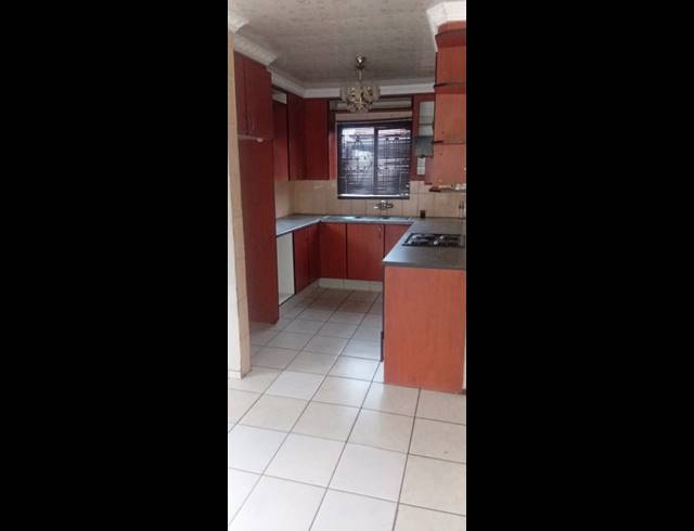 3 BEDROOM FREEHOLD TO LET IN PRETORIA WEST